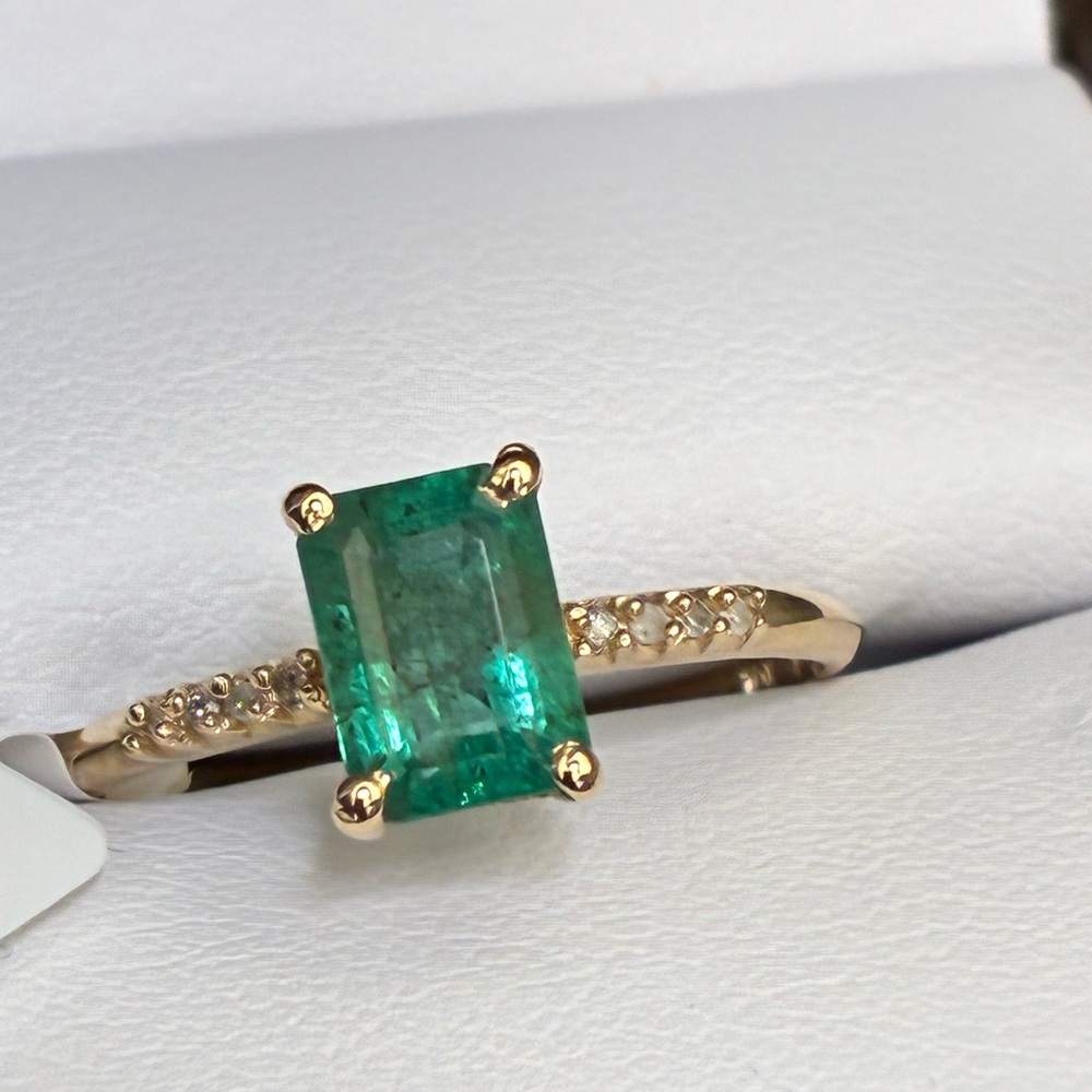 10k Gold Ring real Emerald - Picture 7 of 16